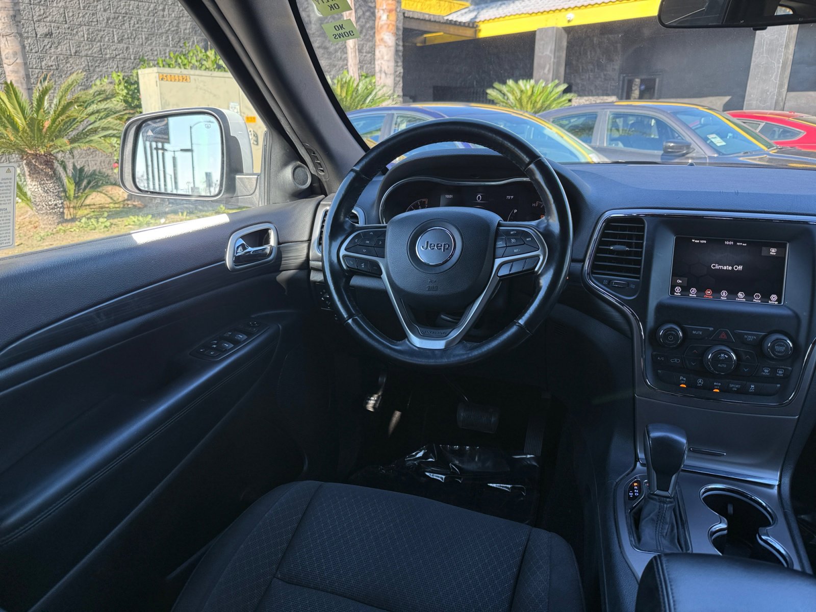 Used 2021 Jeep Grand Cherokee Laredo image 22