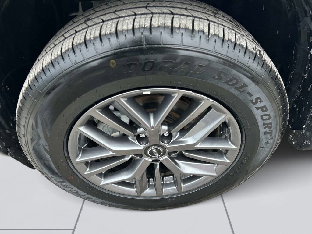 Used 2023 Nissan Rogue S image 9