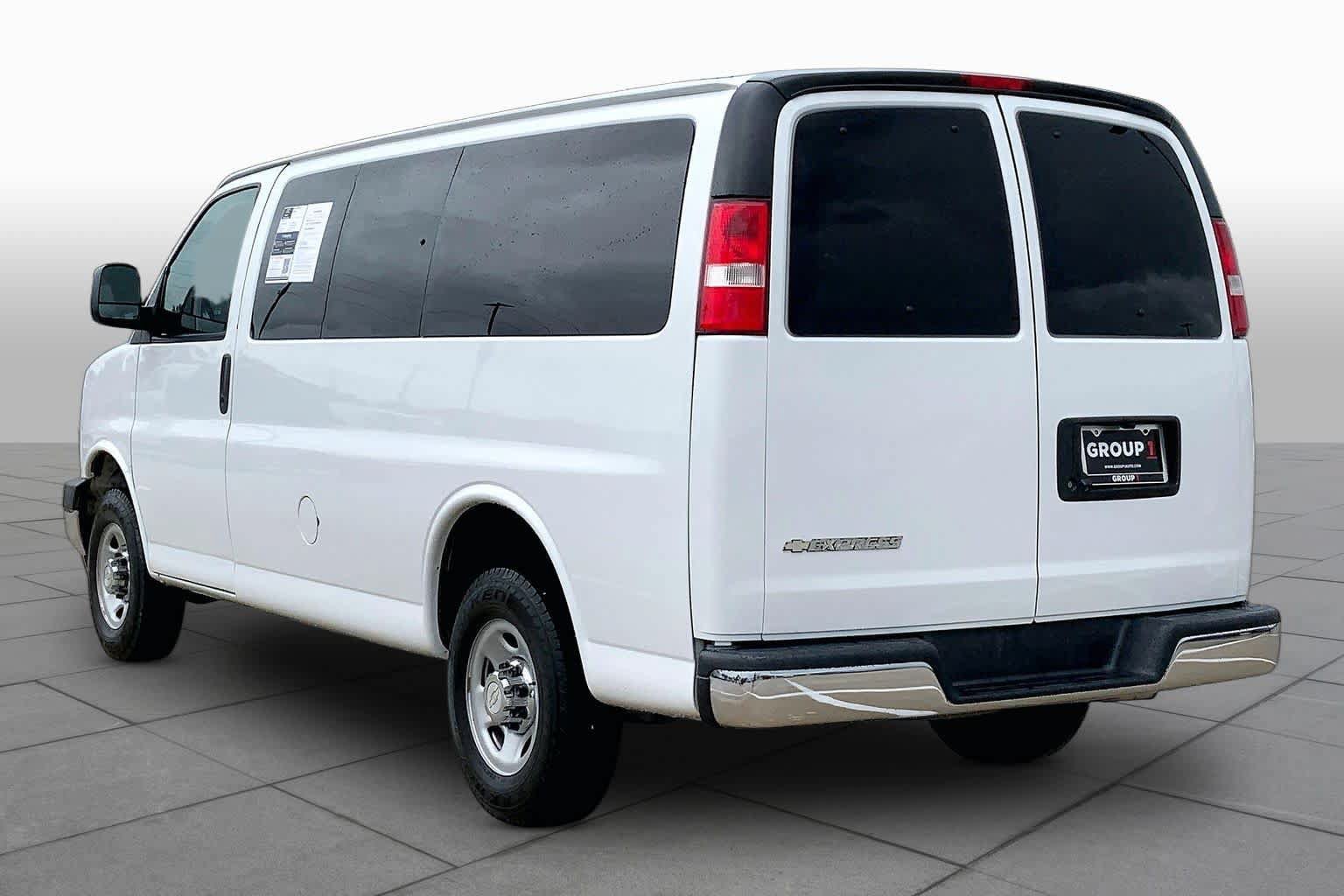 Used 2020 Chevrolet Express 2500 LT w/ LT Preferred Equipment Group RWD image 11