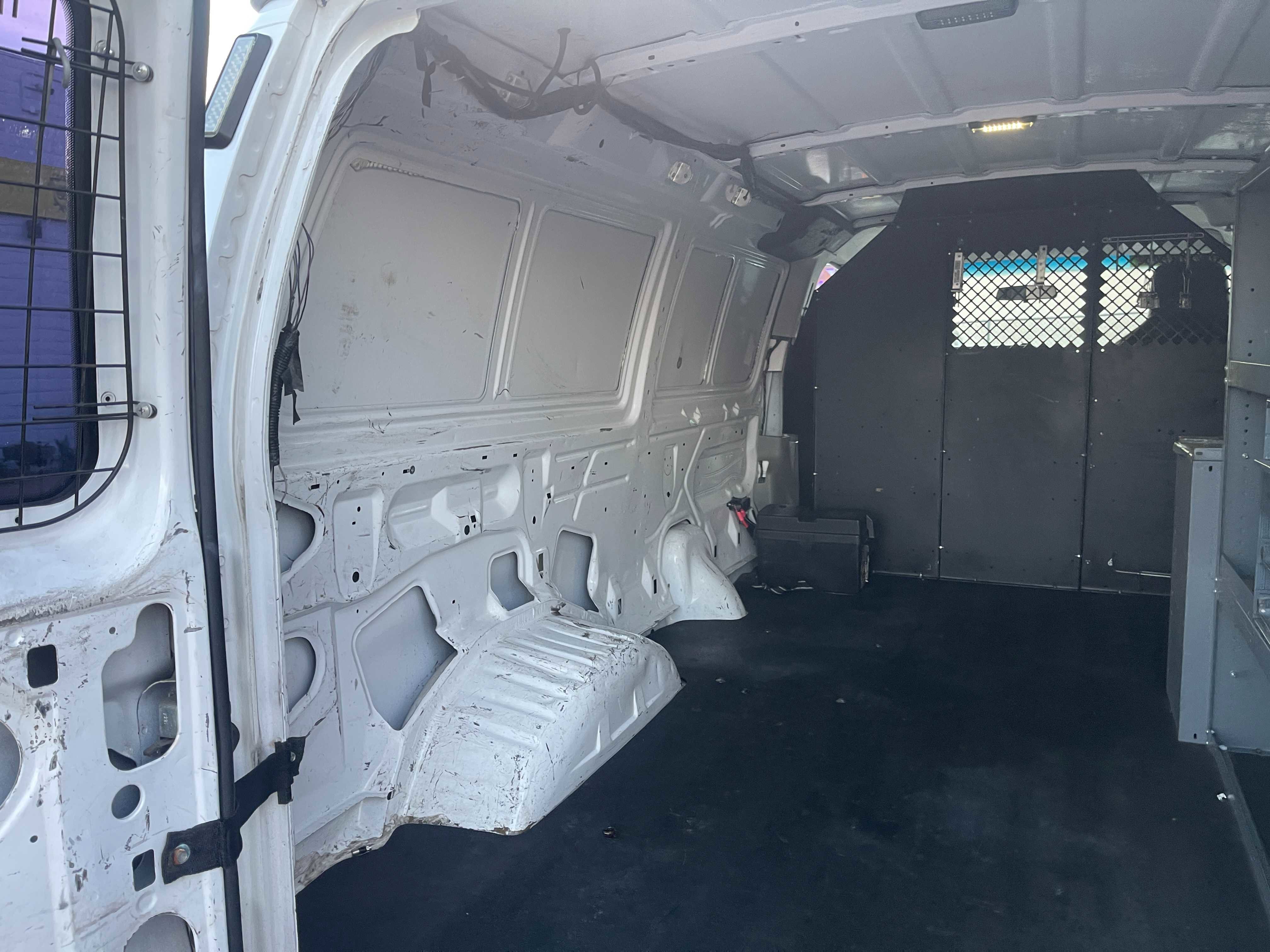 Used 2013 Ford E-150 and Econoline 150 image 11