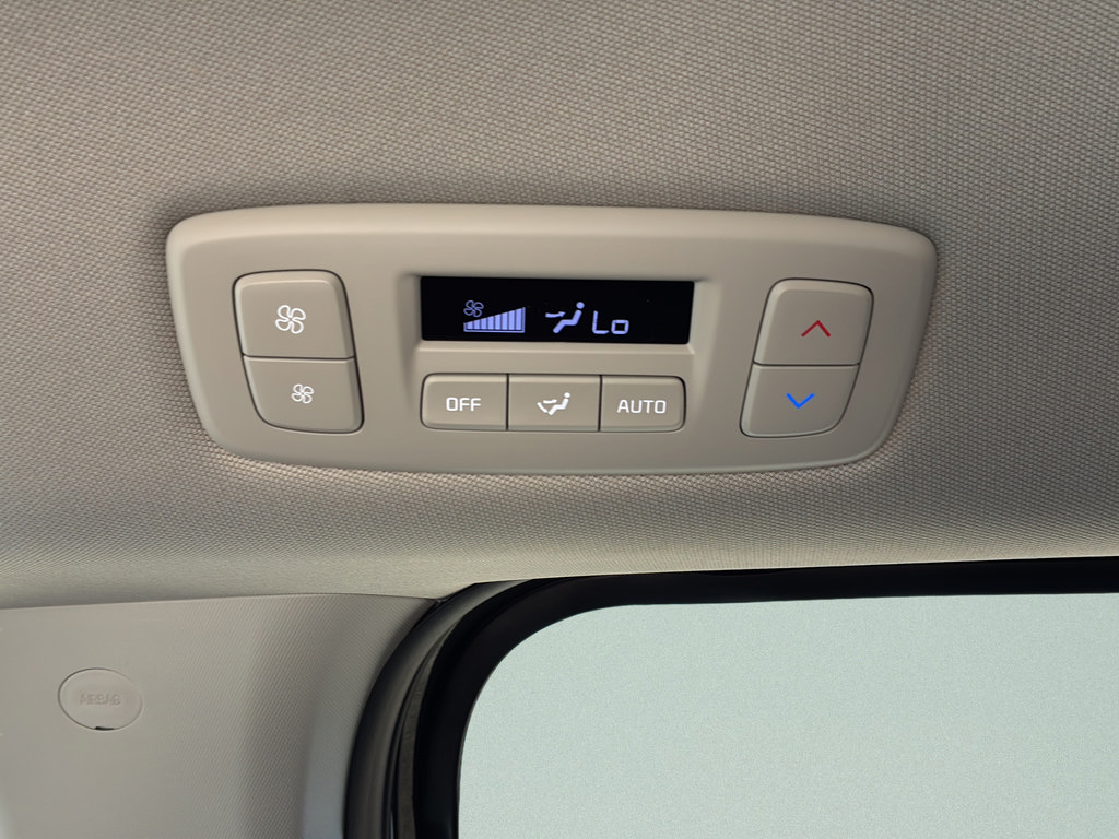 New 2026 Kia Carnival FWD image 25