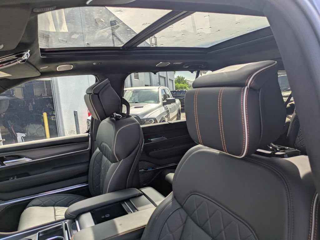 New 2026 Jeep Grand Wagoneer L Summit AWD/4WD image 22