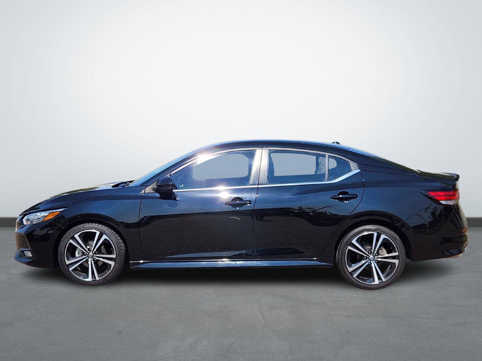 Used 2022 Nissan Sentra SR image 2