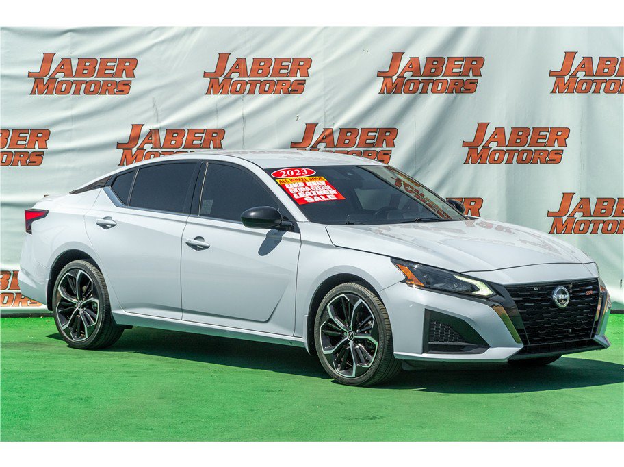 Used 2023 Nissan Altima 2.5 SR AWD/4WD image 1