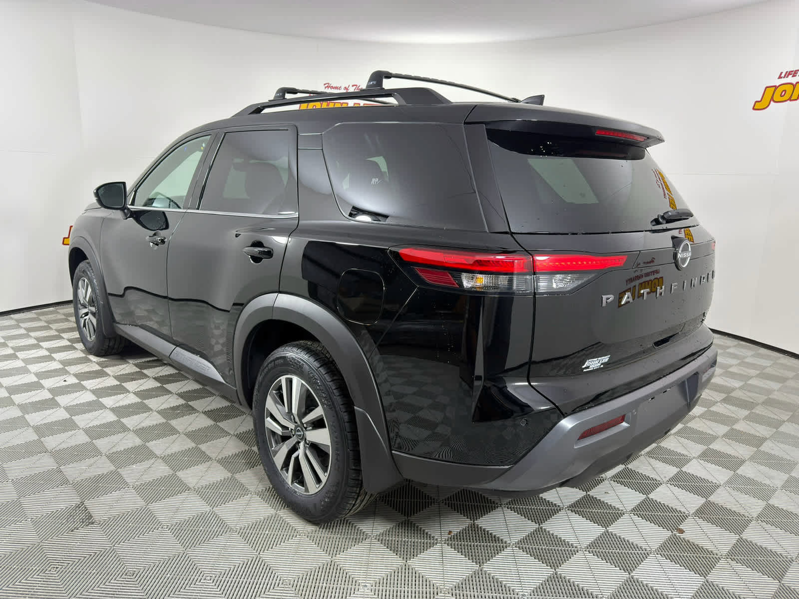 New 2026 Nissan Pathfinder SL image 3