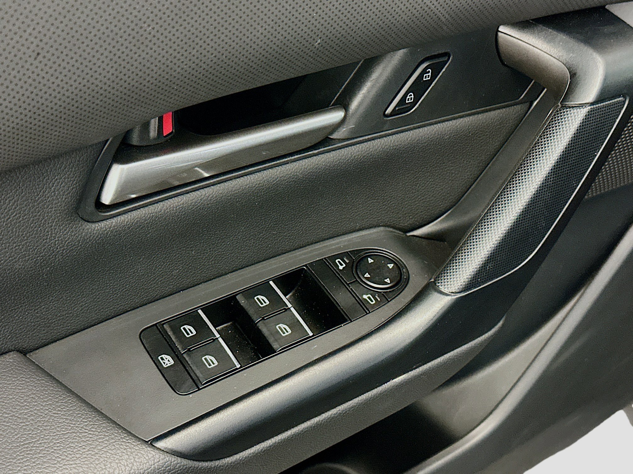 Used 2025 MAZDA CX-50 2.5 Hybrid w/ Preferred Pkg AWD/4WD image 15