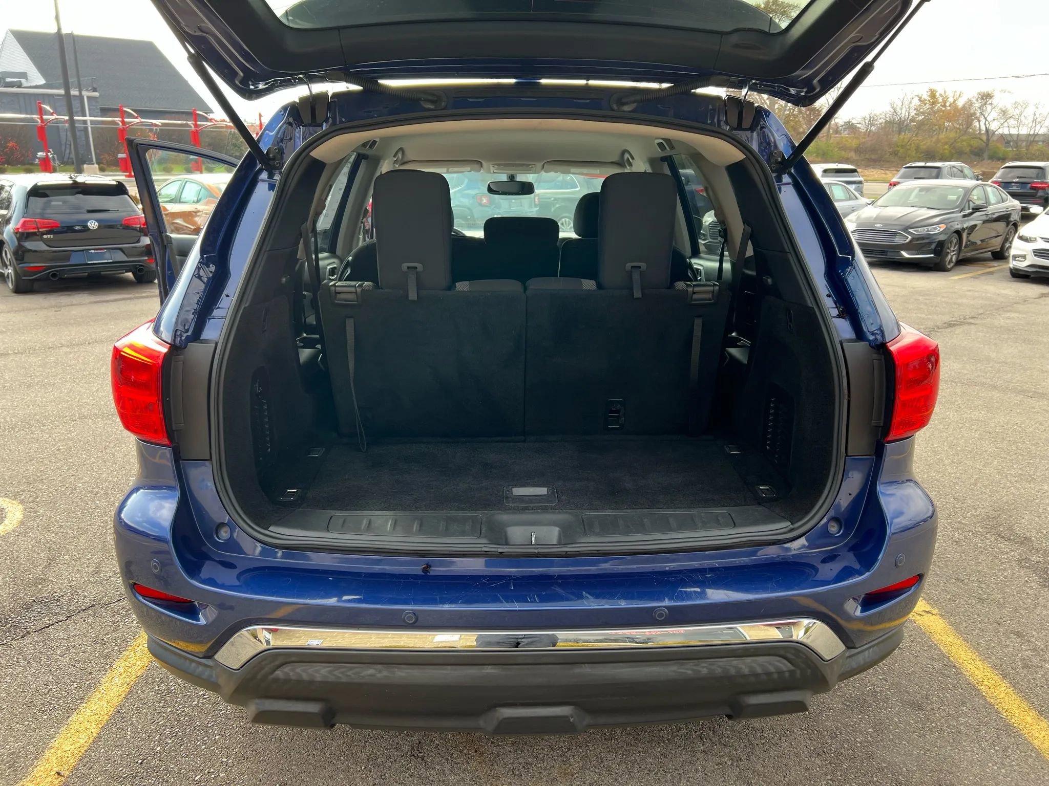 Used 2019 Nissan Pathfinder SV image 27