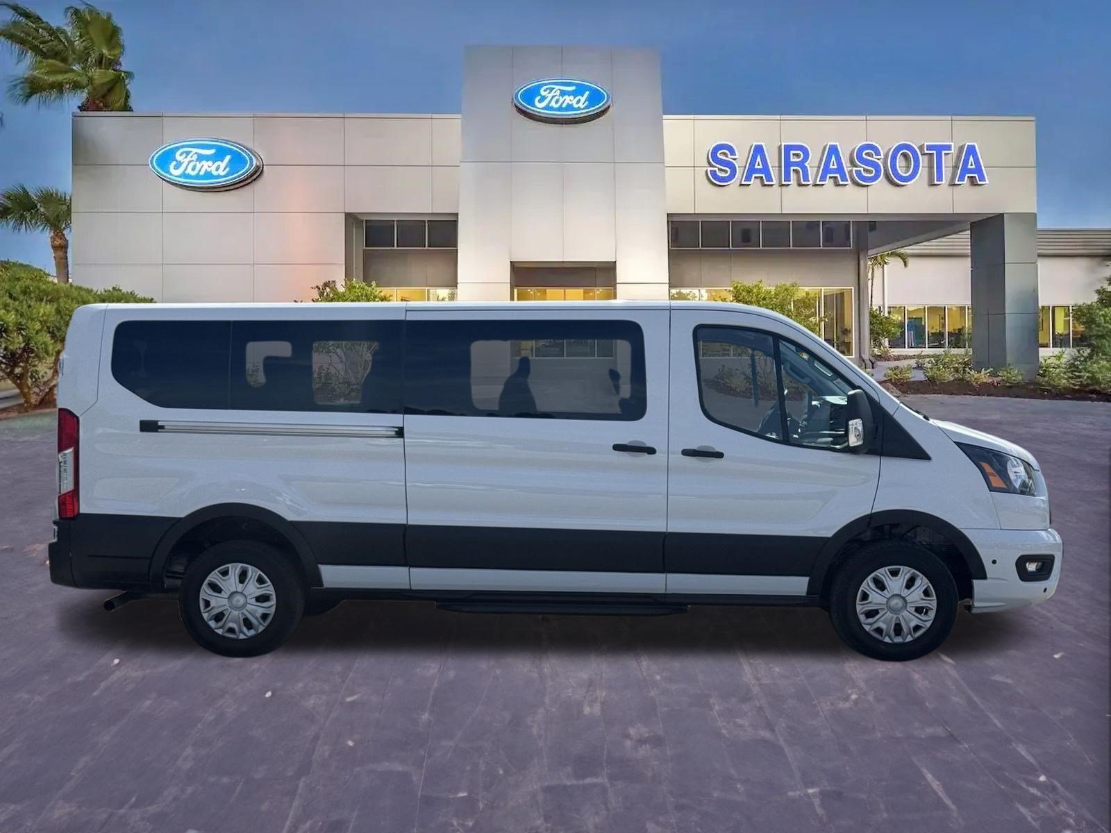 Used 2025 Ford Transit 350 XLT RWD image 1