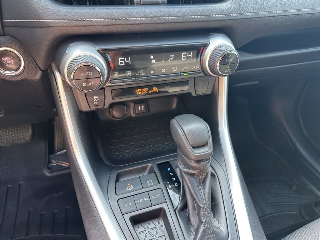 Used 2019 Toyota RAV4 XLE FWD image 22