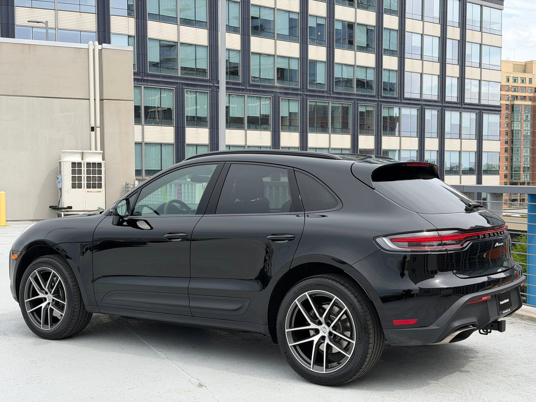 Certified 2026 Porsche Macan image 3