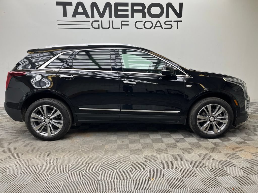 Used 2025 Cadillac XT5 Premium Luxury w/ LPO, Floor Liner Package FWD image 4