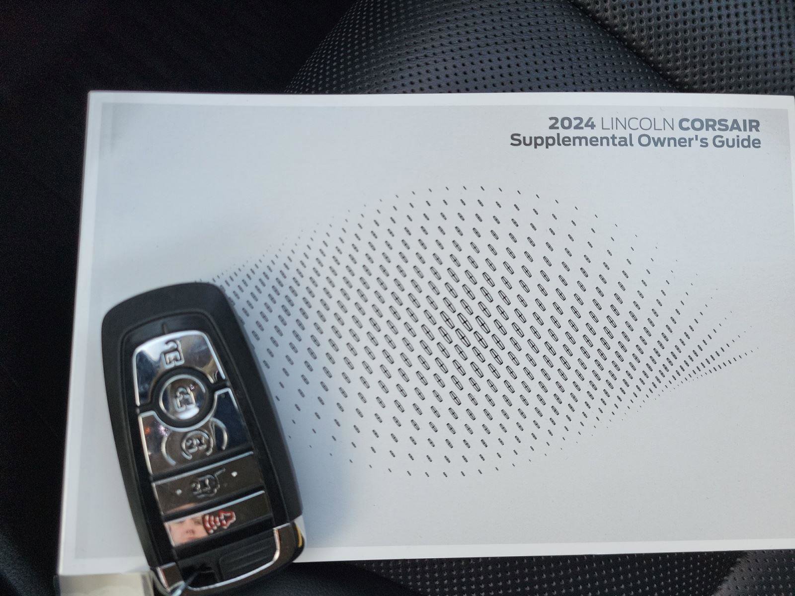 Used 2024 Lincoln Corsair Reserve w/ Towing Package image 30