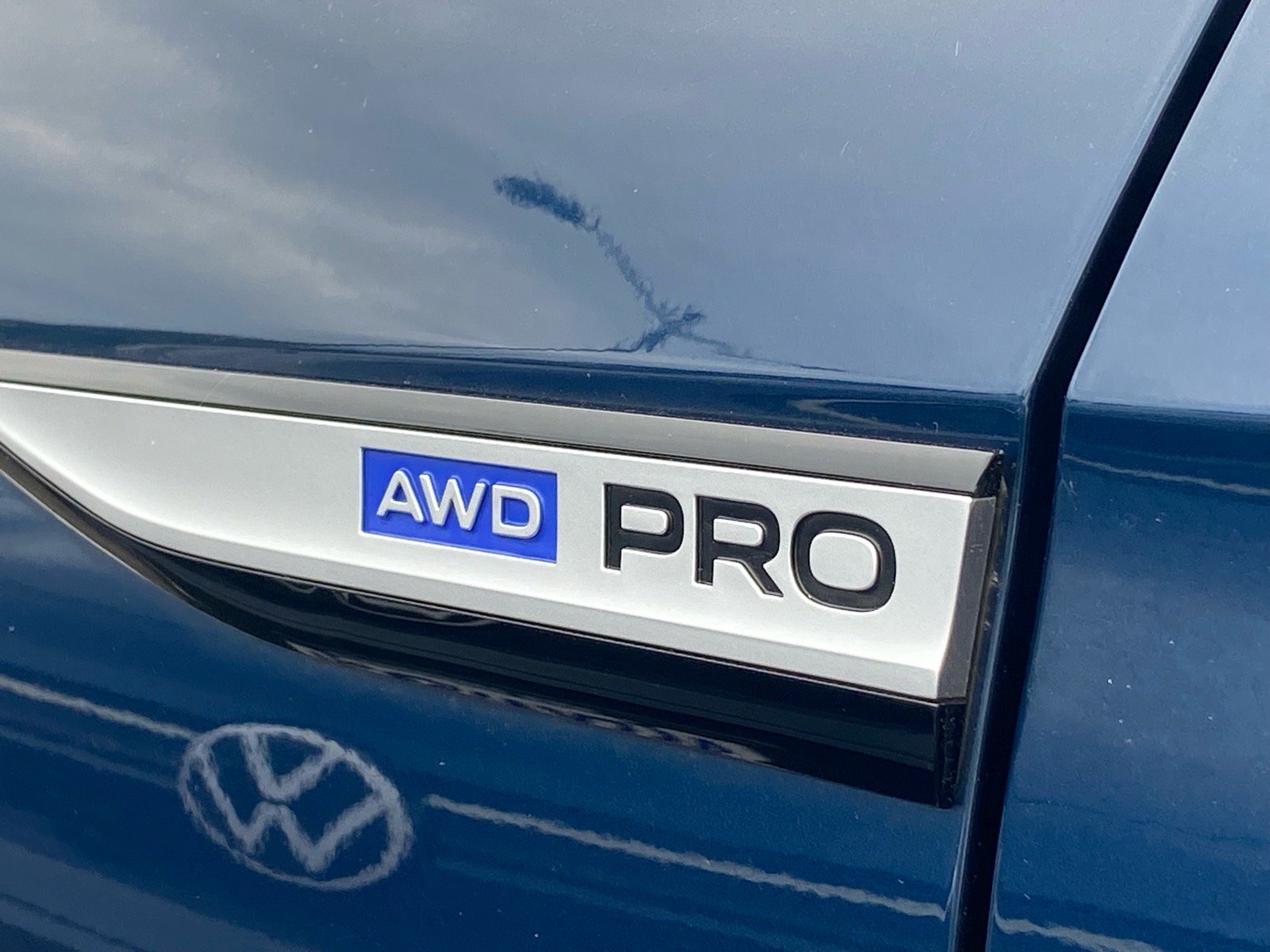 Used 2023 Volkswagen ID.4 Pro AWD/4WD image 6