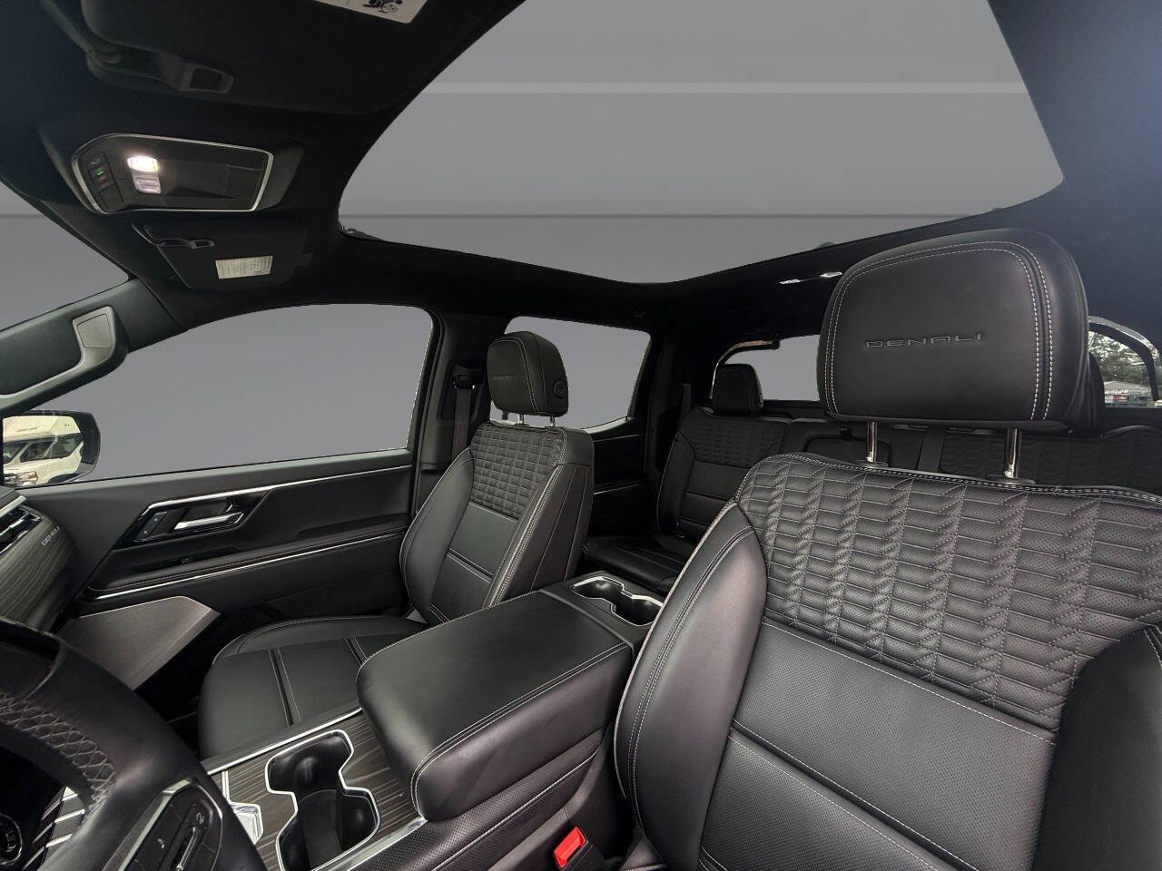 Used 2025 GMC Sierra EV Denali AWD/4WD image 13