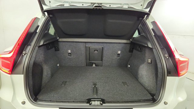 New 2026 Volvo XC40 B5 Plus w/ Protection Package Premier AWD/4WD image 37