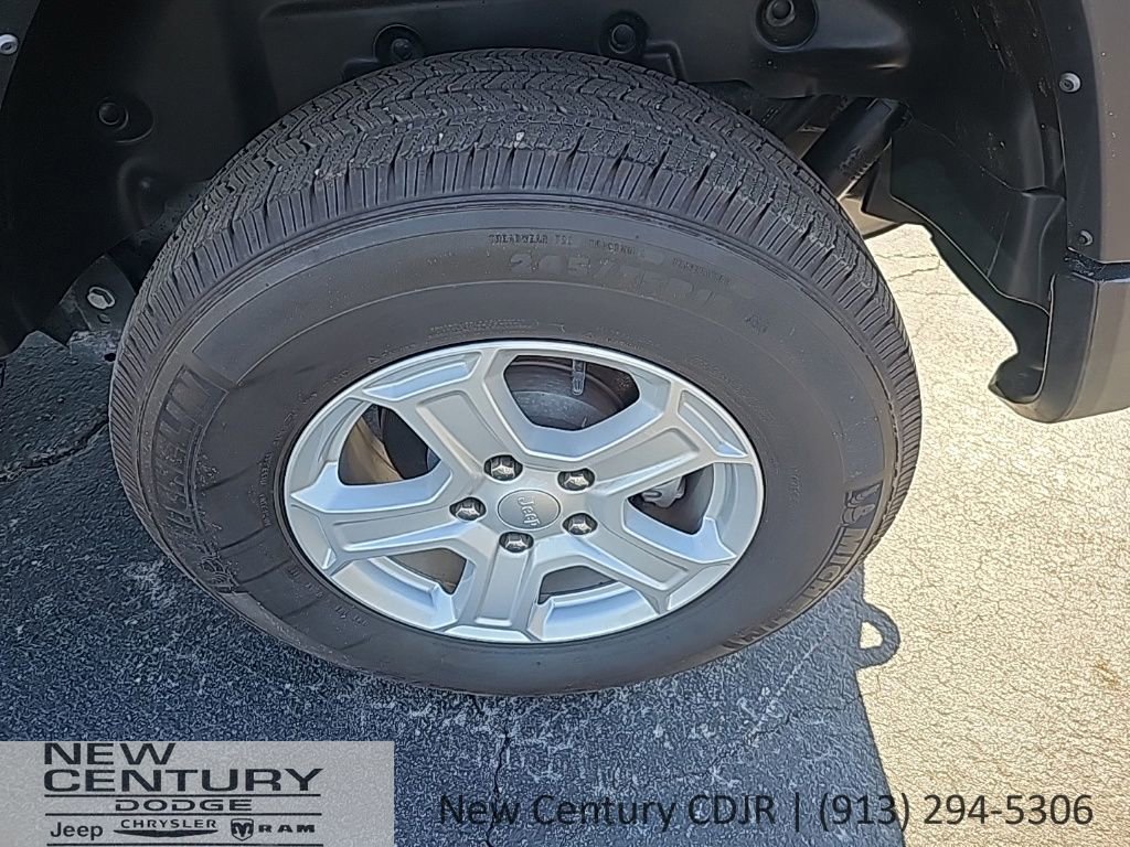 Used 2023 Jeep Wrangler Sport S image 10