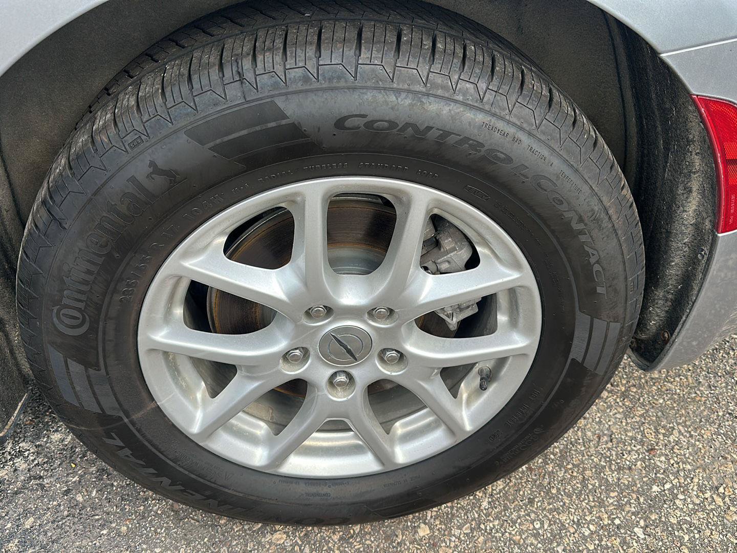 Used 2021 Chrysler Pacifica Touring-L FWD image 4