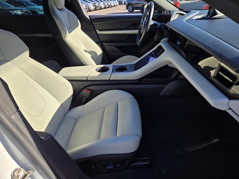 Used 2021 Porsche Taycan 4S w/ Premium Package AWD/4WD image 15
