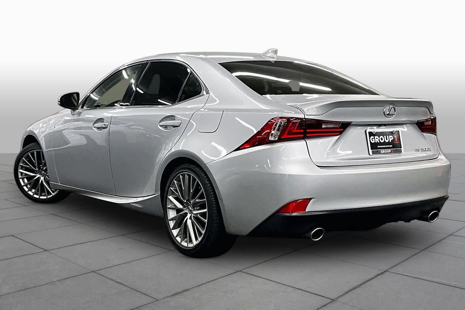 Used 2016 Lexus IS 200t w/ Navigation System Package RWD image 11