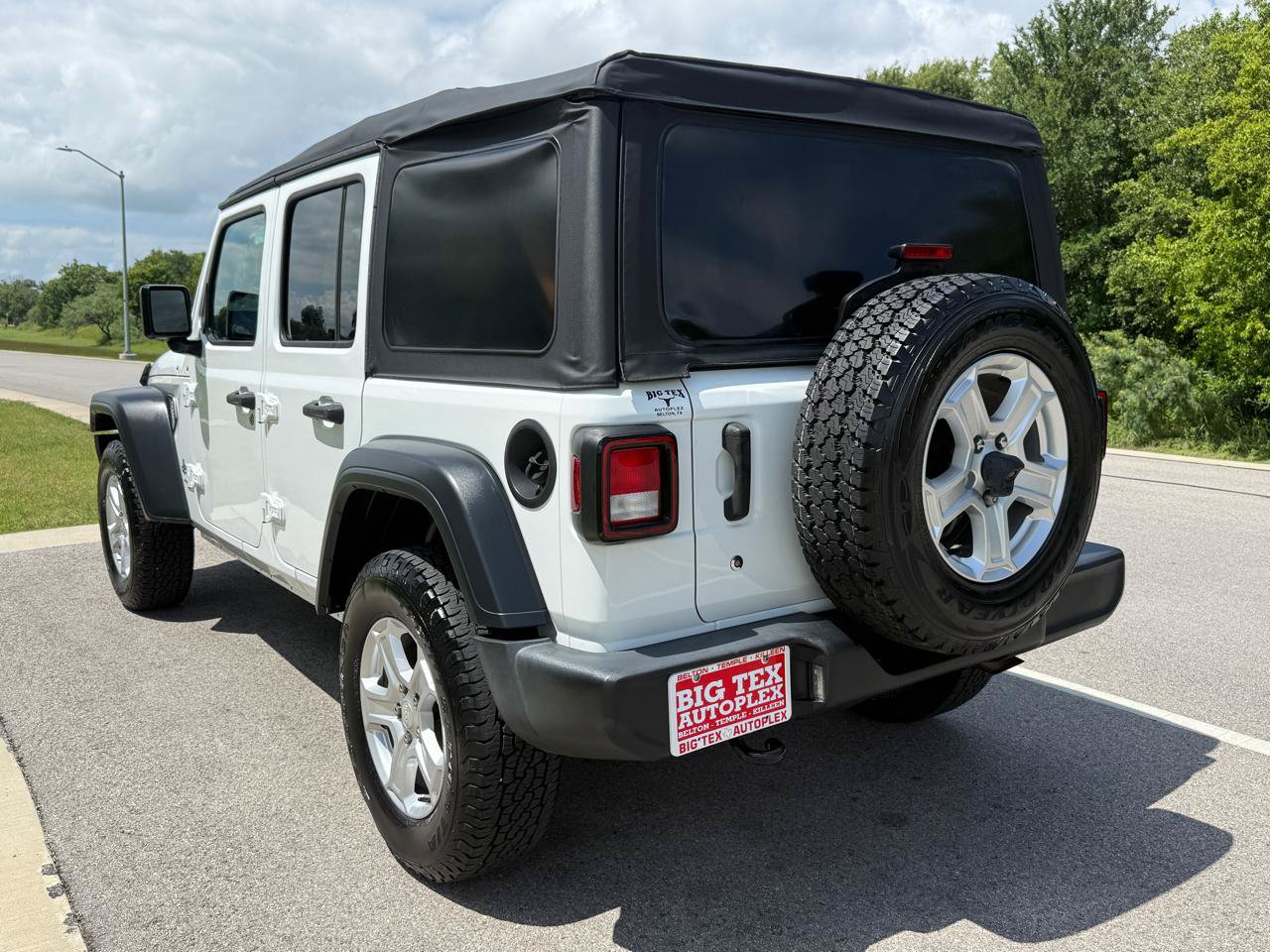 Used 2018 Jeep Wrangler Unlimited Sport S AWD/4WD image 8