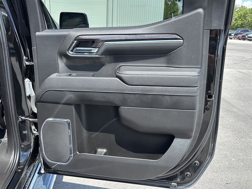 Used 2023 Chevrolet Silverado 1500 LTZ w/ LTZ Premium Package AWD/4WD image 20