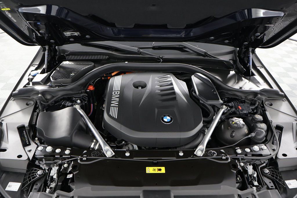 New 2026 BMW 550e xDrive image 9