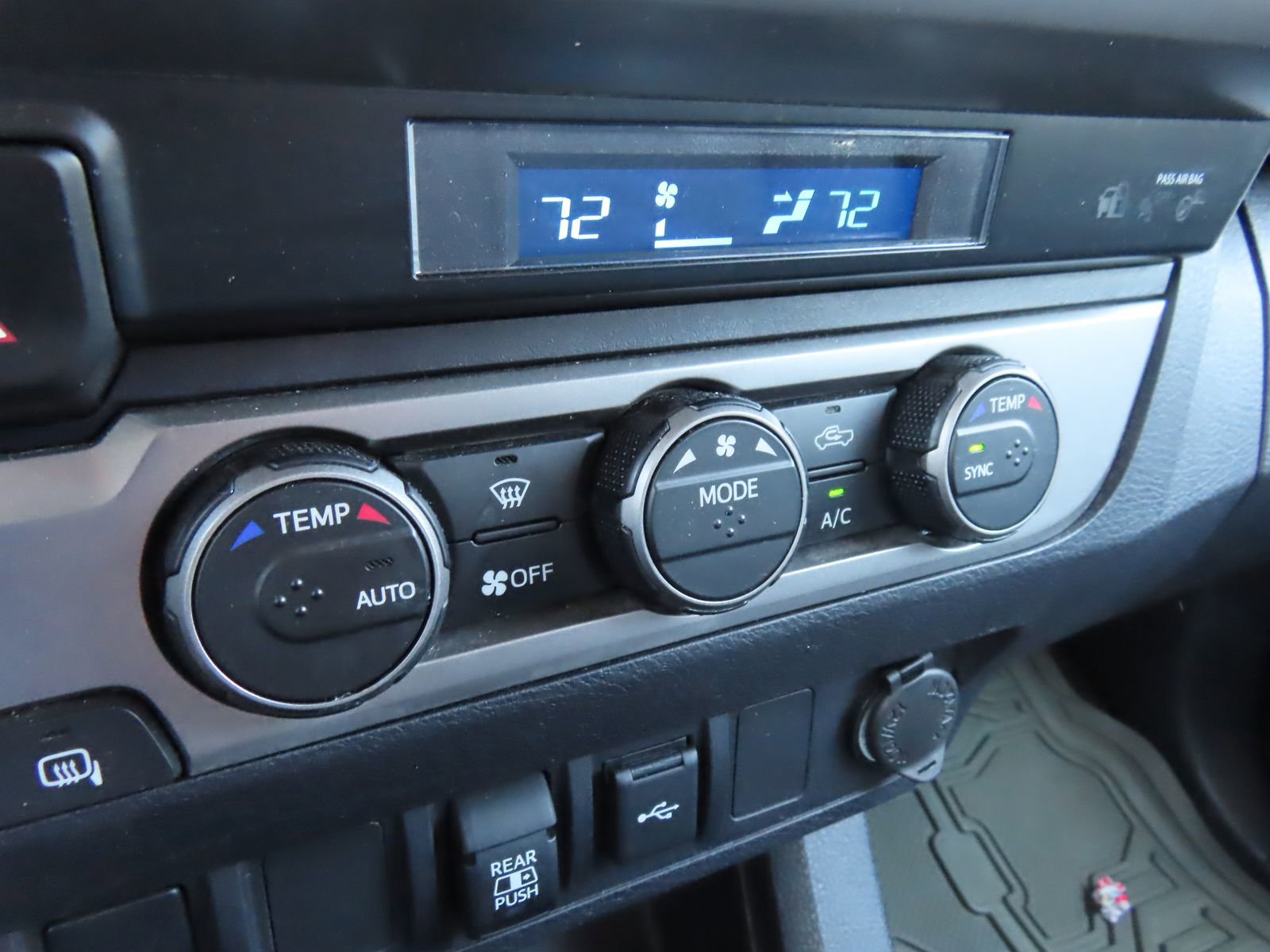 Used 2022 Toyota Tacoma SR5 AWD/4WD image 24