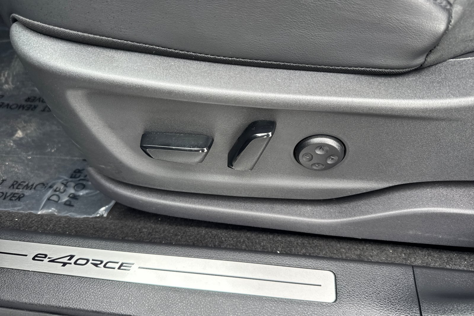 Used 2023 Nissan Ariya AWD image 14