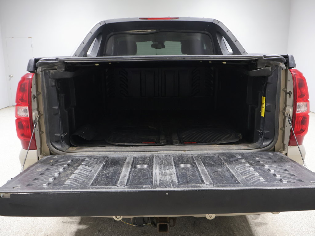 Used 2007 Chevrolet Avalanche LT w/ LT Preferred Equipment Group AWD/4WD image 12
