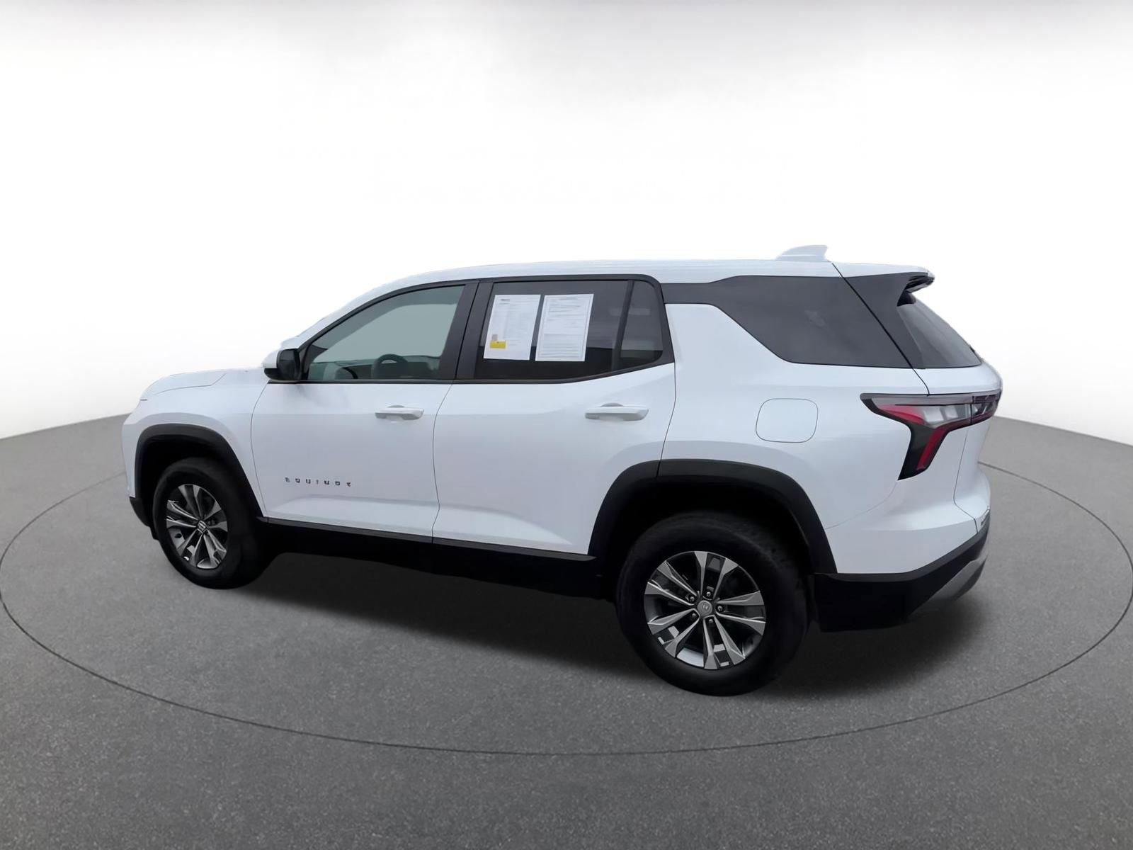 Used 2025 Chevrolet Equinox LT image 10