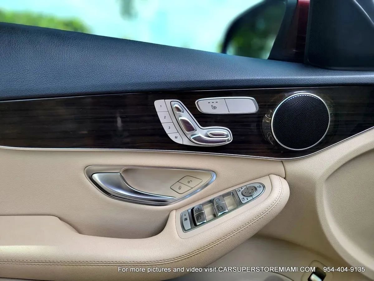 Used 2018 Mercedes-Benz C 300 Sedan image 44