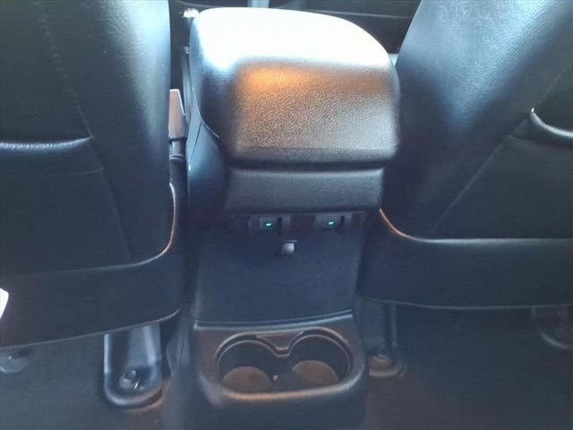 Used 2018 Jeep Wrangler Unlimited Sahara w/ Connectivity Group image 17