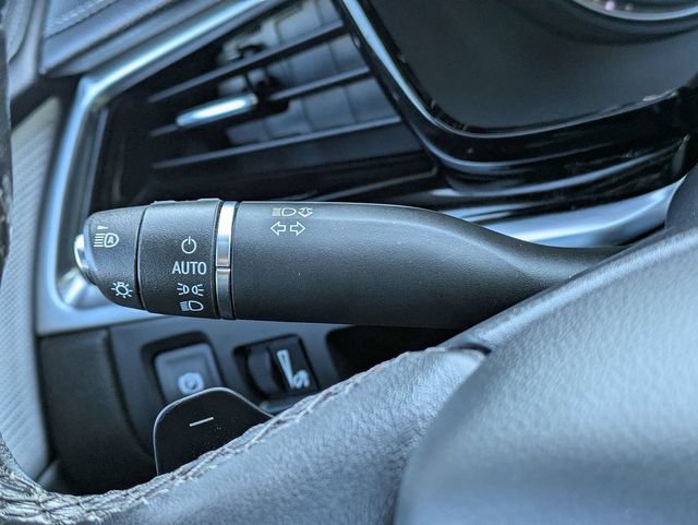 Certified 2023 Cadillac XT6 Premium Luxury FWD image 31