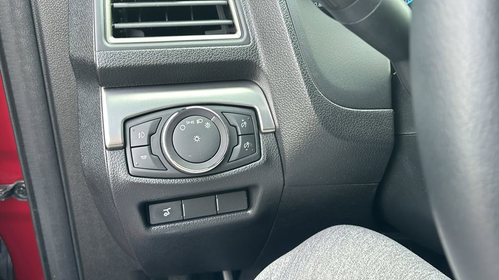 Used 2018 Ford Explorer XLT w/ Equipment Group 202A image 15