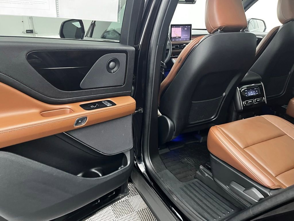 Used 2023 Lincoln Aviator Reserve w/ Equipment Group 201A AWD/4WD image 40