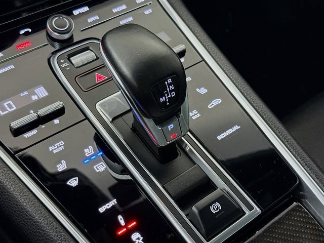 Used 2018 Porsche Panamera 4 image 19