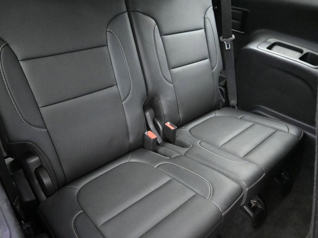 Used 2023 GMC Acadia SLT image 9