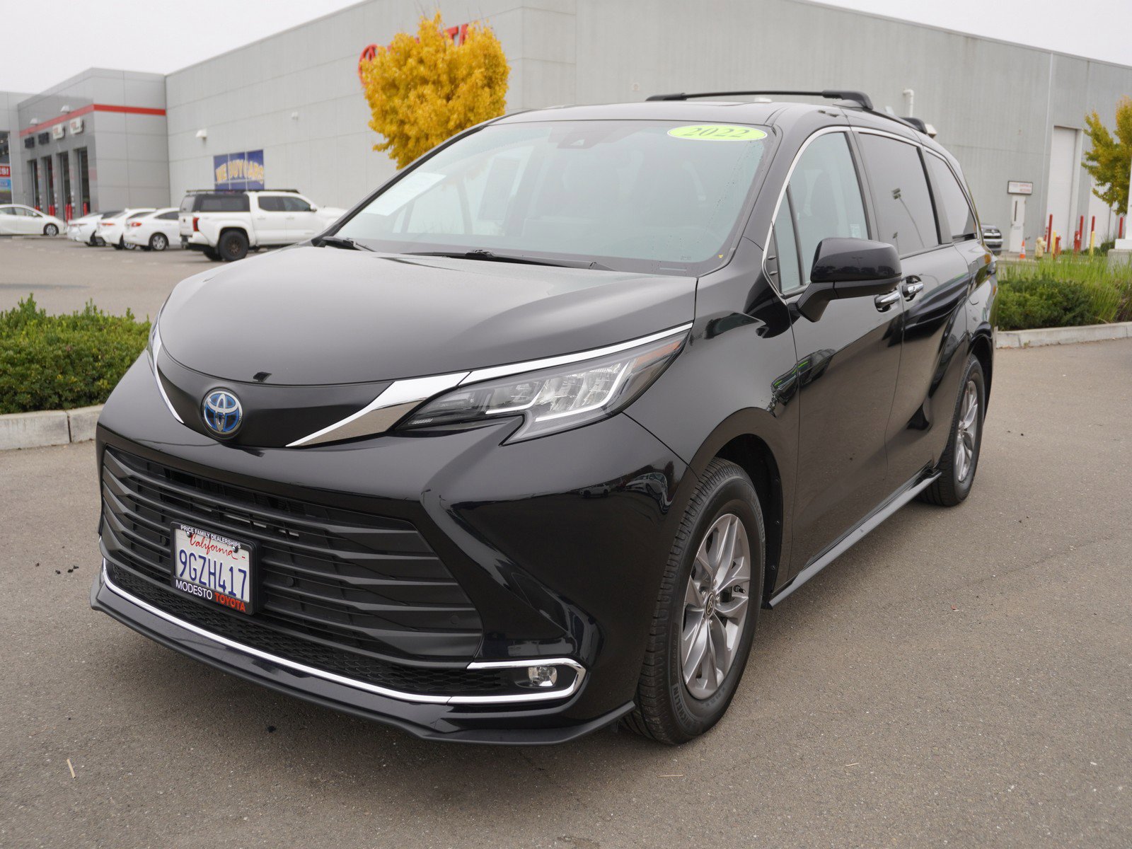 Used 2022 Toyota Sienna XLE image 5