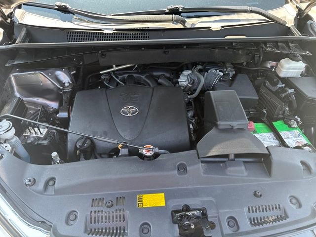 Used 2019 Toyota Highlander XLE image 13