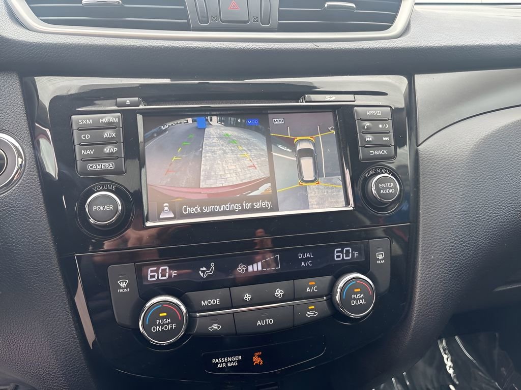 Used 2016 Nissan Rogue SV w/ SV Premium Package image 26