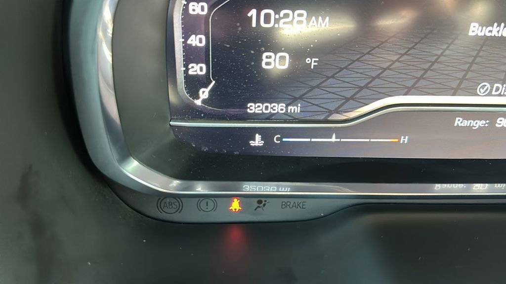 Certified 2024 GMC Yukon SLT w/ SLT Luxury Package image 16