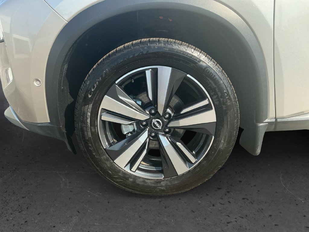 Used 2023 Nissan Rogue Platinum w/ Platinum Premium Package FWD image 13