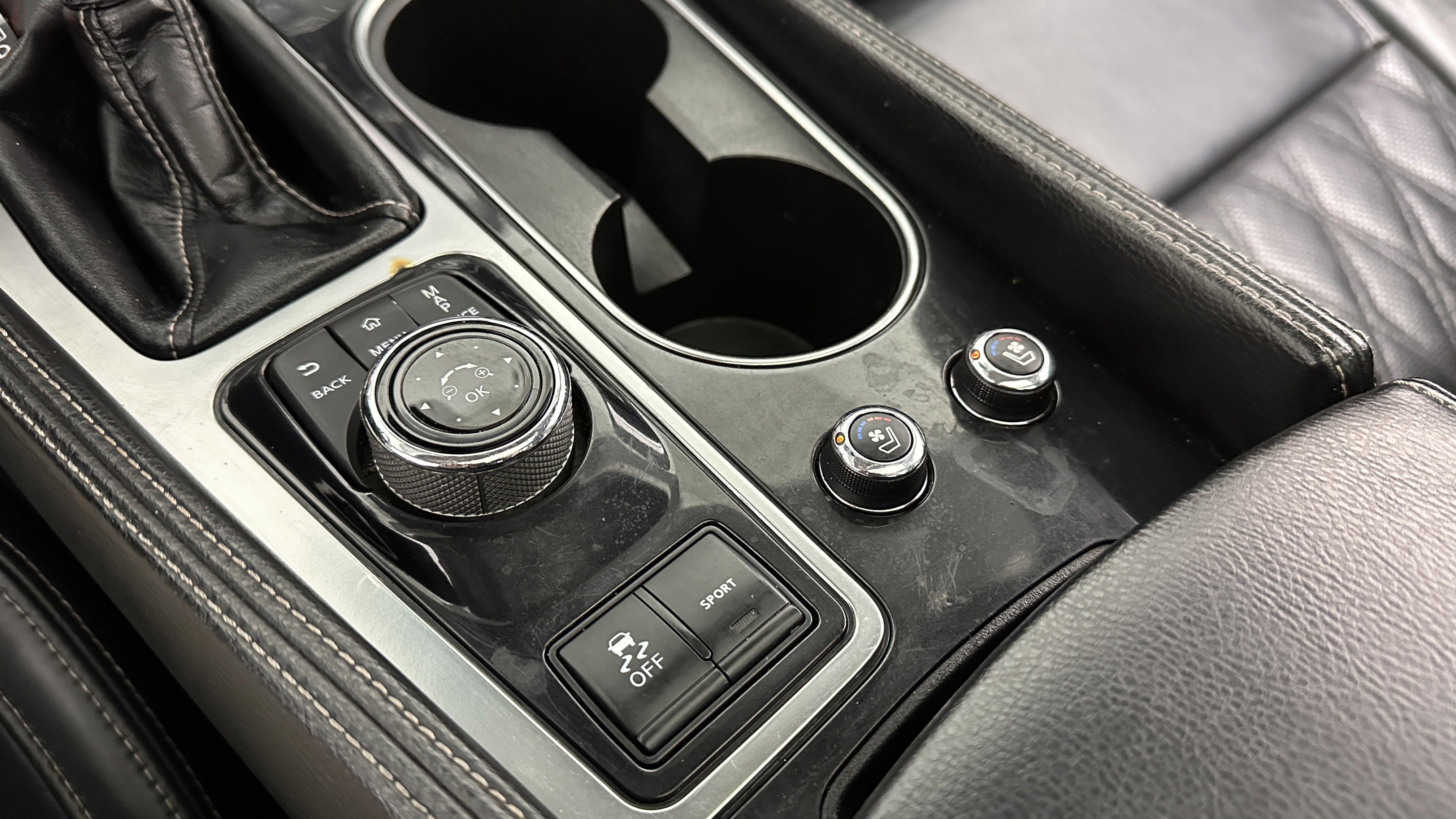 Used 2023 Nissan Maxima Platinum w/ Sport Mat Group FWD image 19