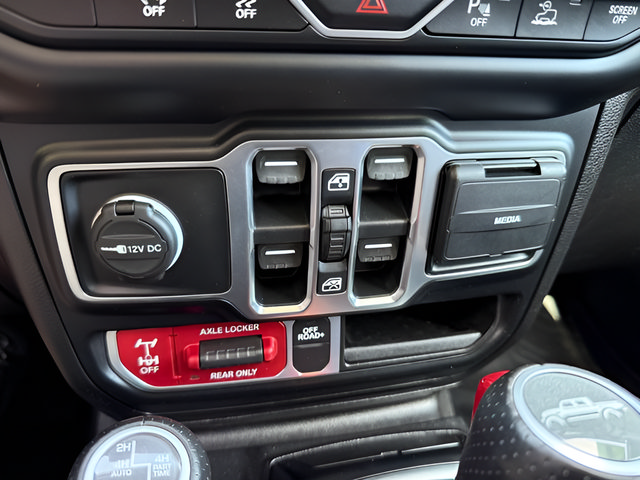 Used 2021 Jeep Gladiator Mojave AWD/4WD image 12