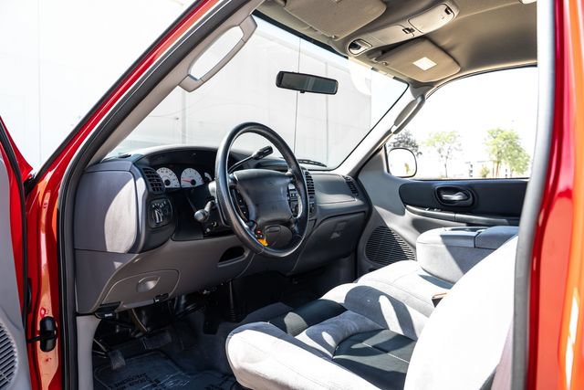 Used 2004 Ford F150 Lightning RWD image 20