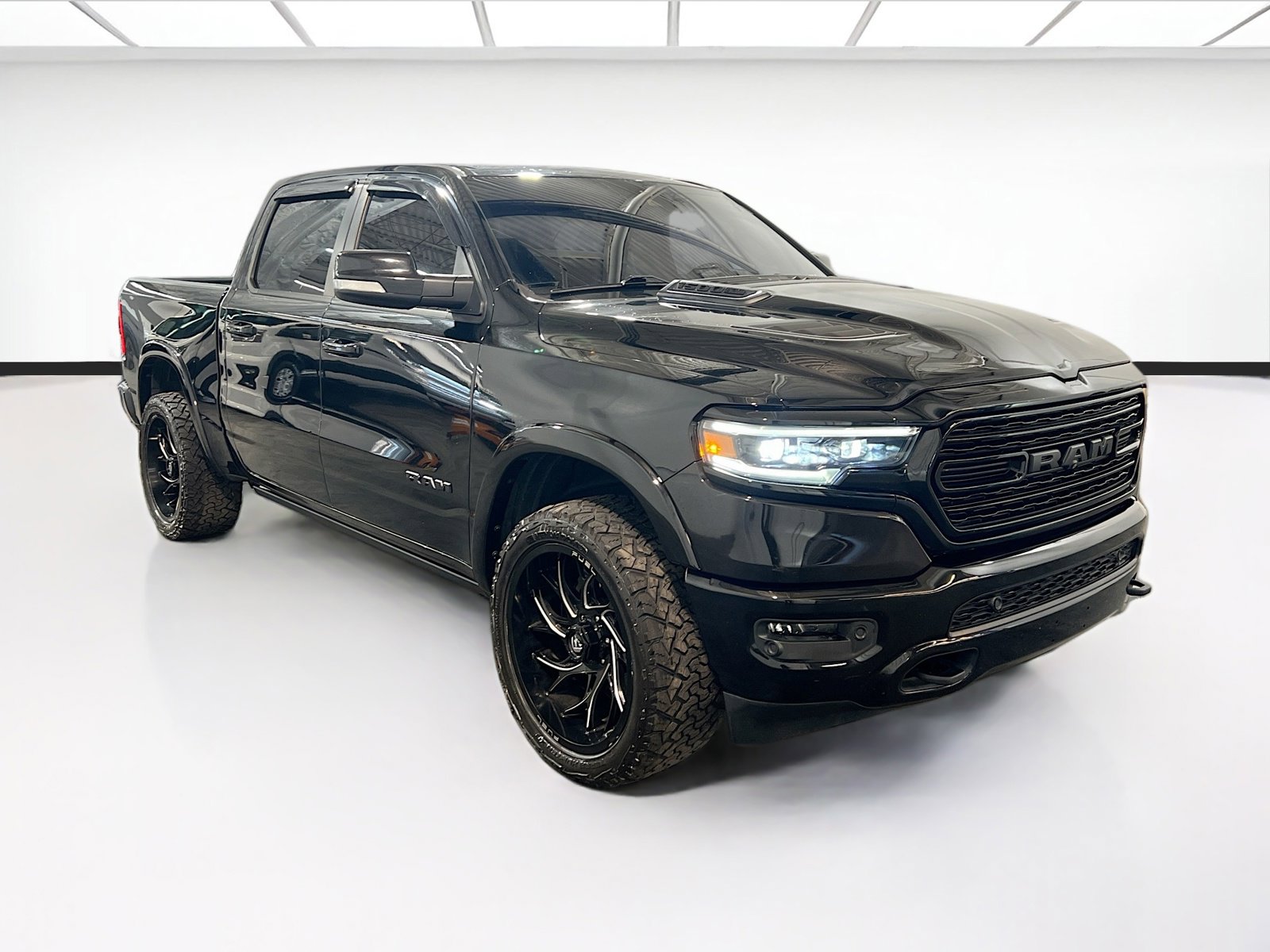 Used 2020 RAM 1500 Limited w/ Black Appearance Package image 3