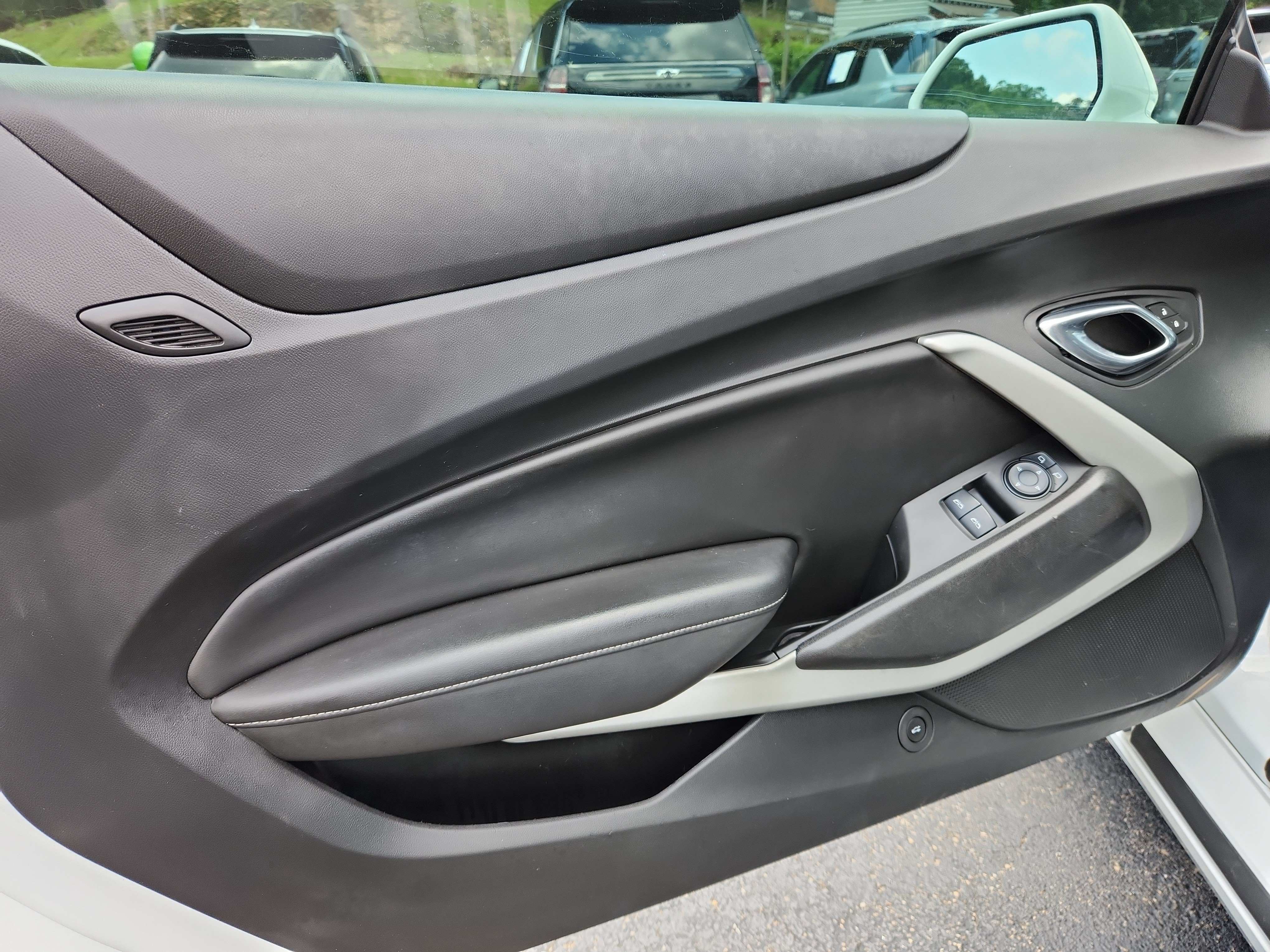 Used 2017 Chevrolet Camaro SS RWD image 11