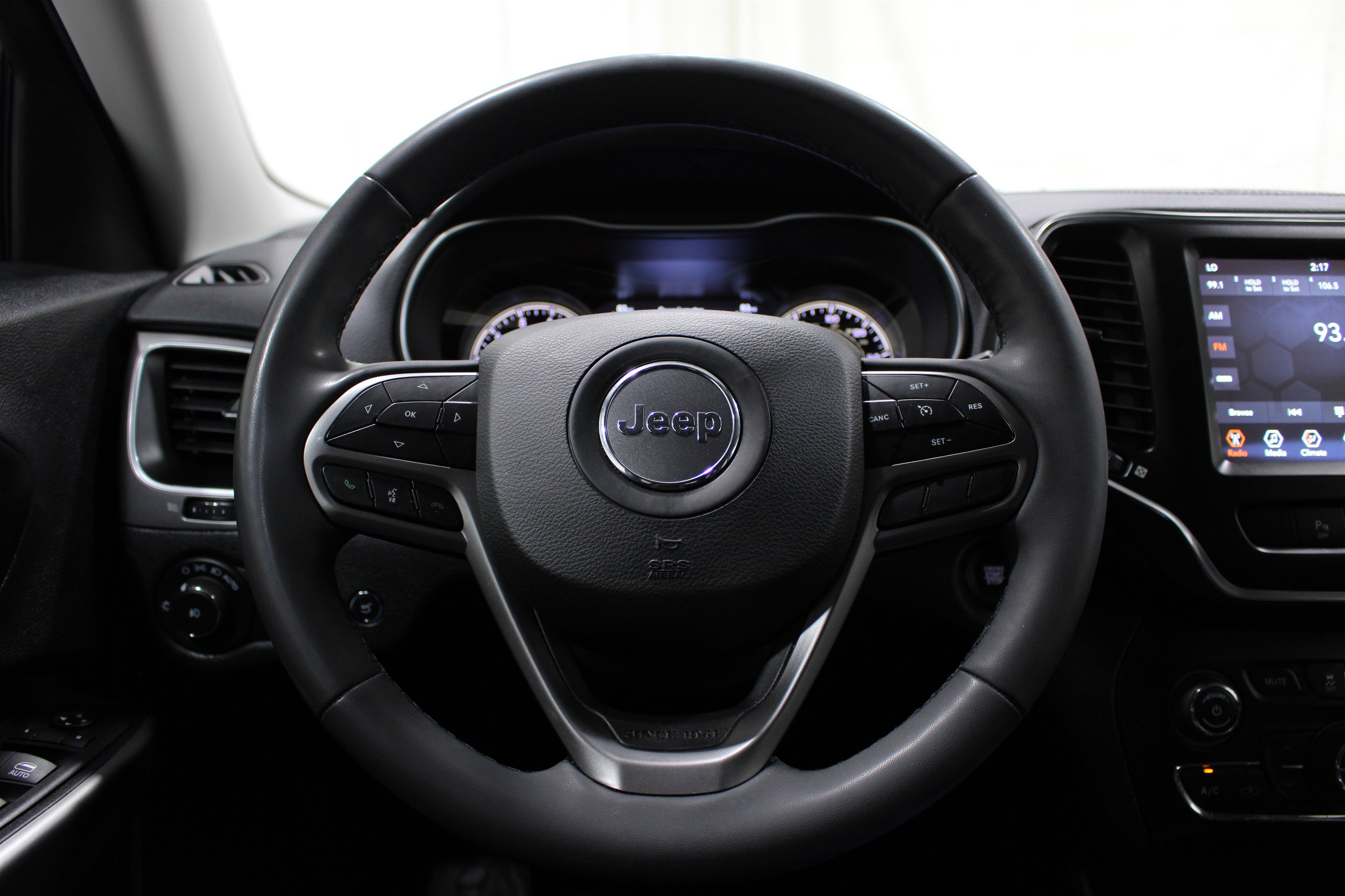 Used 2022 Jeep Cherokee Latitude Lux image 9