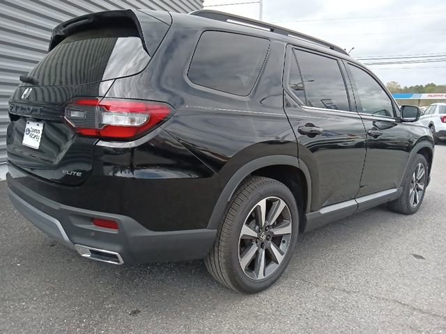 Used 2023 Honda Pilot Elite image 3