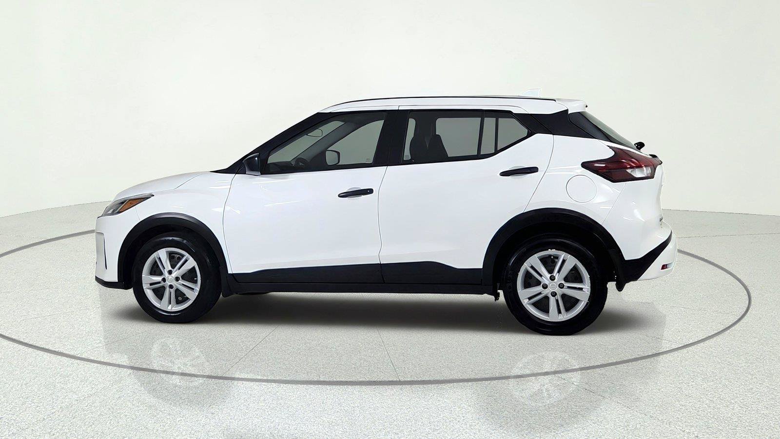 Used 2025 Nissan Kicks Play S FWD image 4